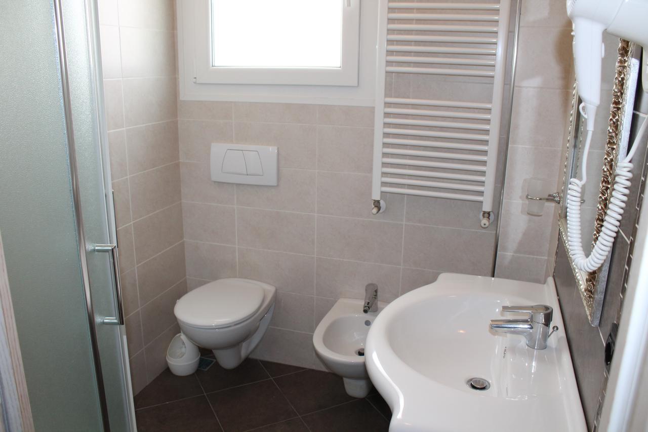Hotel Oblio Ρίμινι Εξωτερικό φωτογραφία